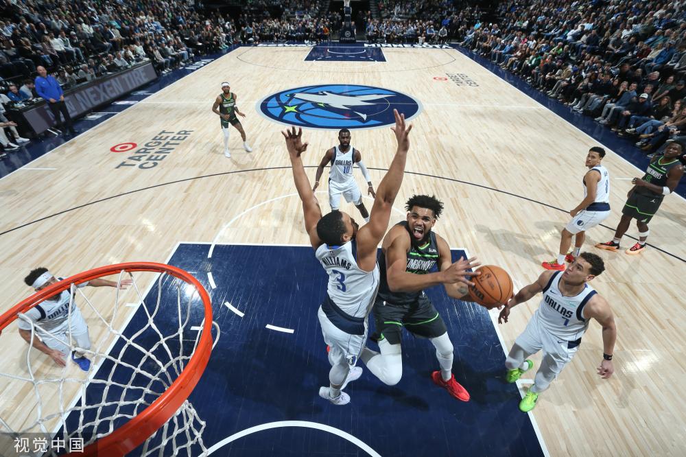 与球星亲密 与球星亲密